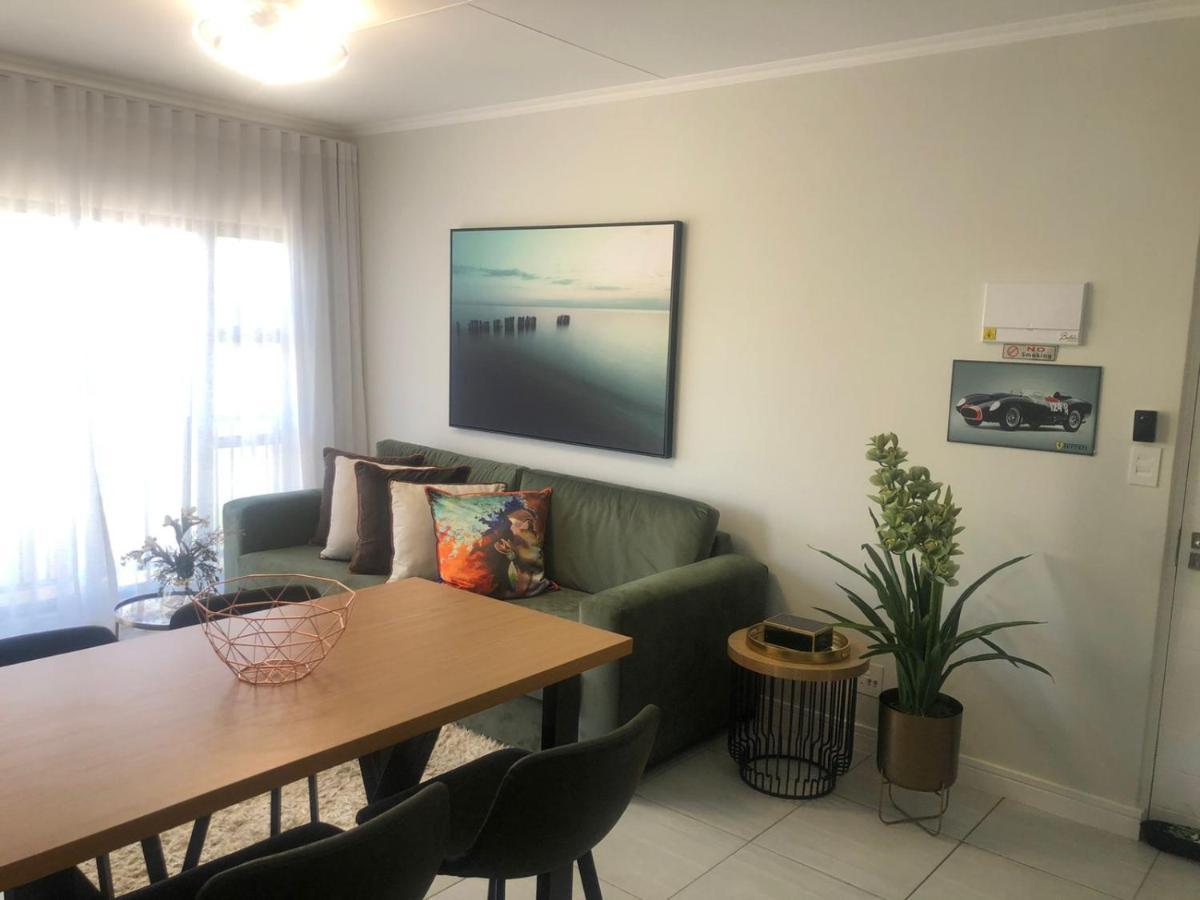 Luxurious Waterfall 1 Bedroom Condo With Free Uncapped Wifi Midrand Esterno foto